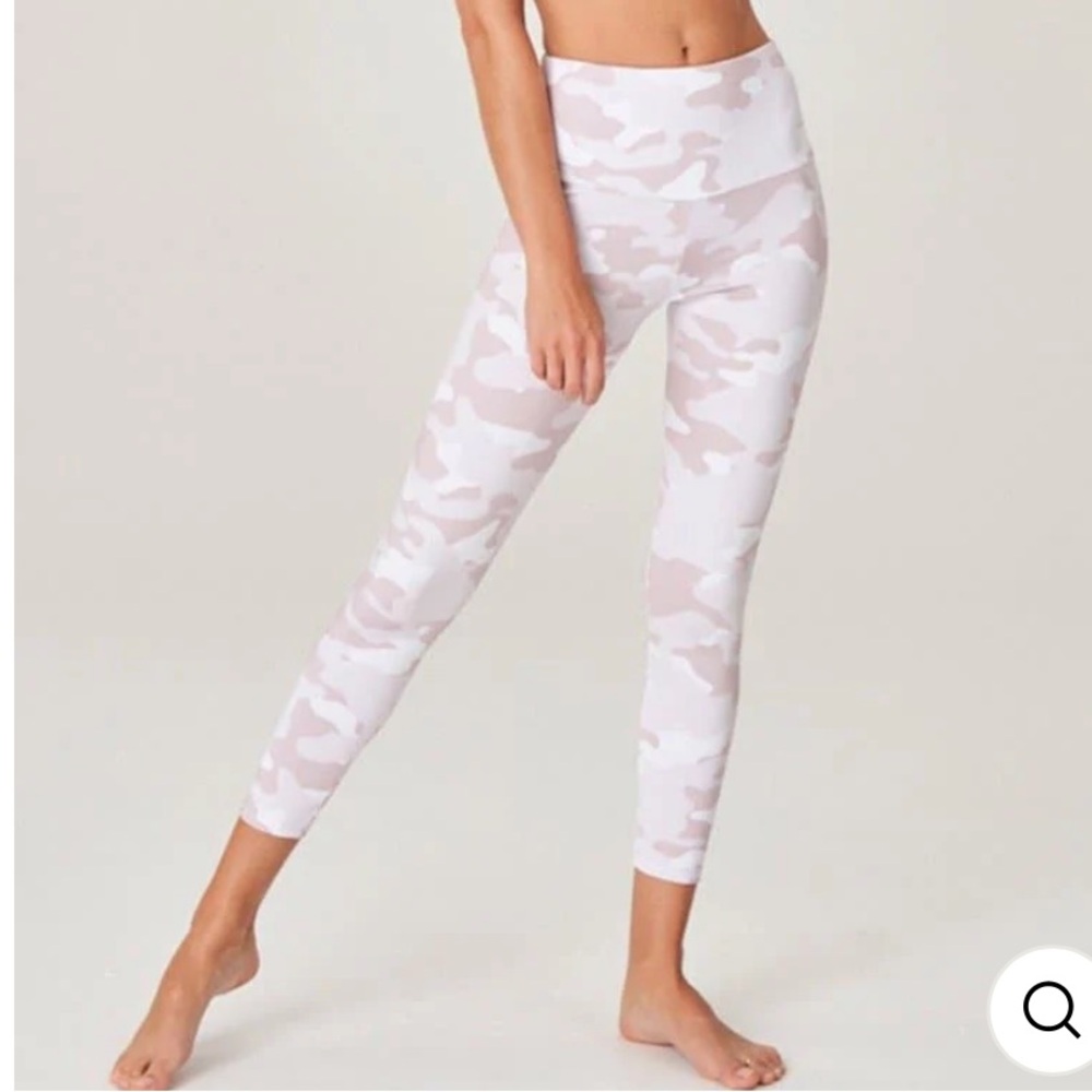 ONZIE NWT High Rise Midi Legging White and Beige Camo XS
